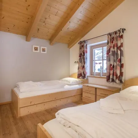 Schoeneben Waldblick Ferienhaus *