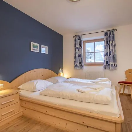 Ferienhaus Schoeneben Waldblick Wald im Pinzgau
